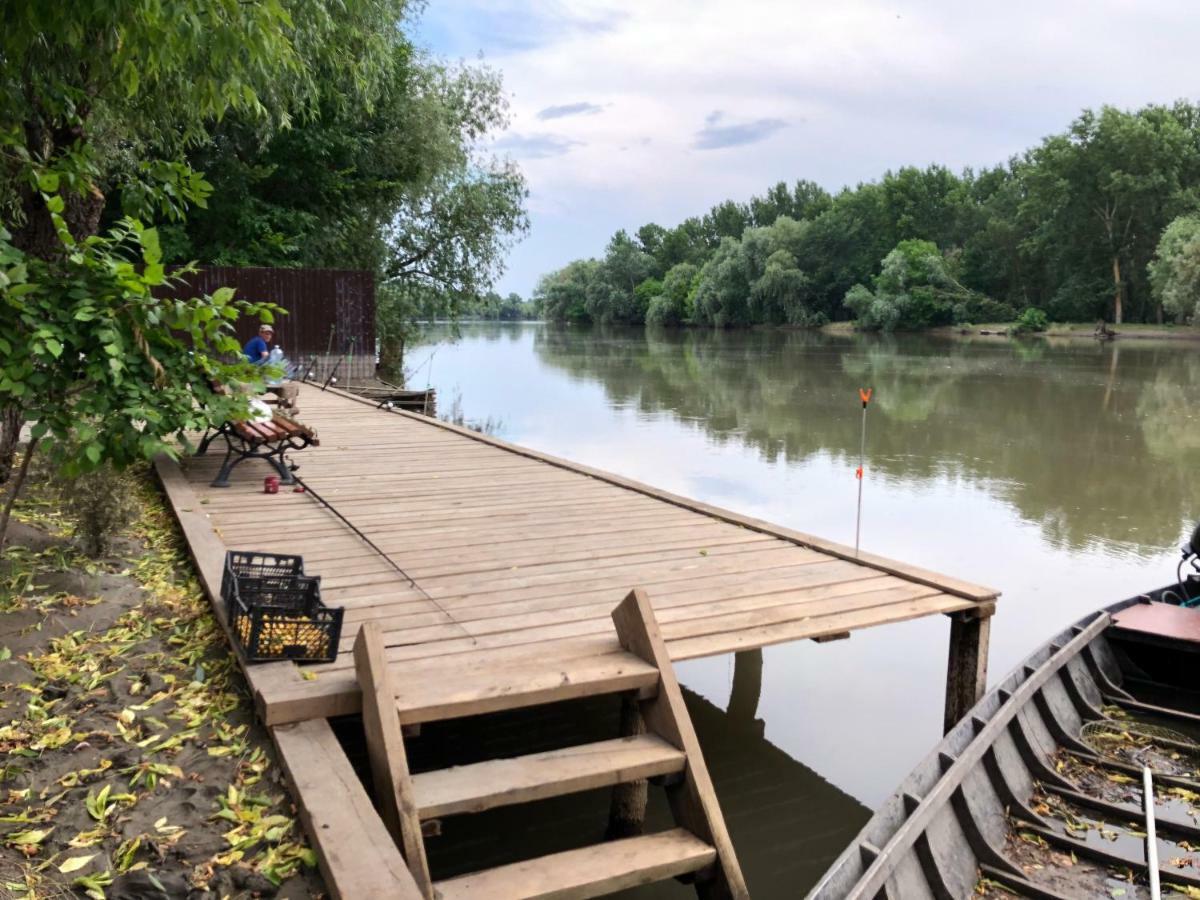 Рыбное Место Hotel Troitskoye Buitenkant foto